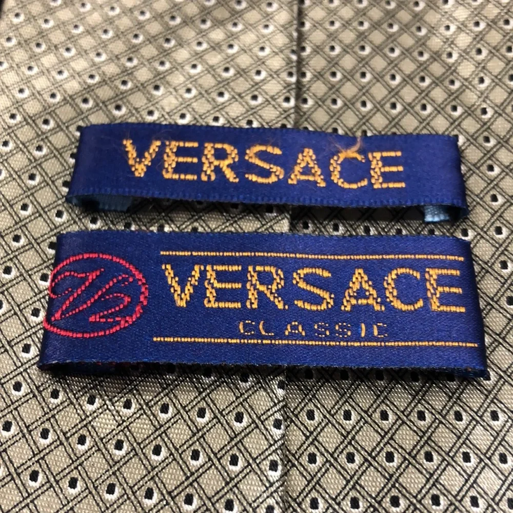 Versace - Picture 3 of 3